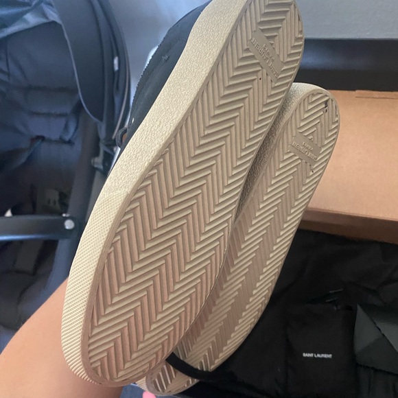 Saint Laurent distressed sneakers! - Picture 4 of 7